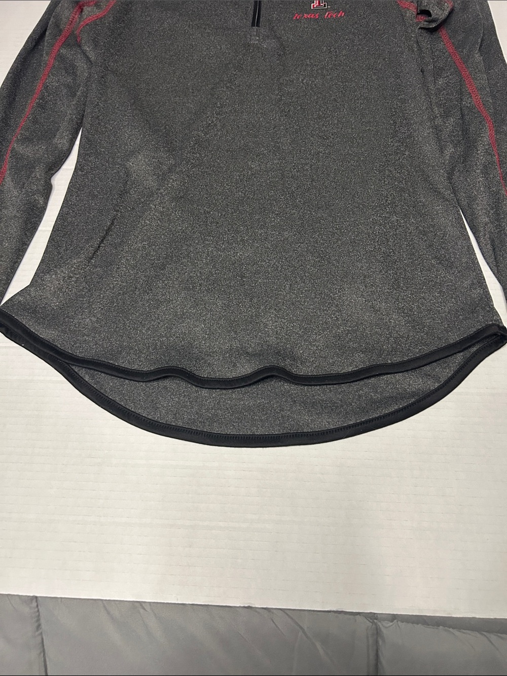 Colosseum women’s Medium Texas Tech 1/4 zip moisture wick top. Thumb holes - Picture 4 of 8